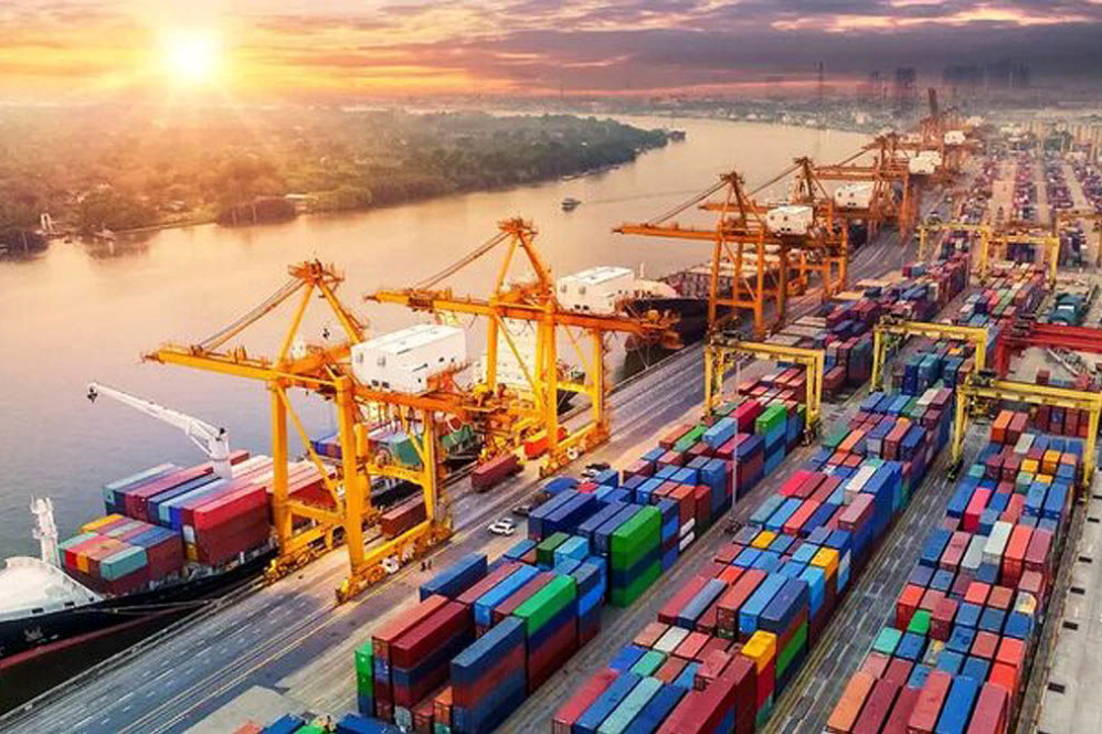 التبادلات التجارية قائمة بين موانئ بوشهر والإمارات العربية المتحدة