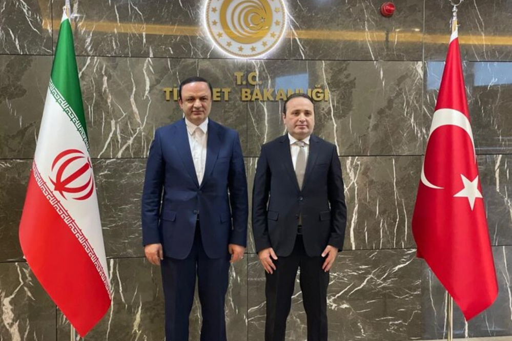 مشروع إنشاء منطقة حرة مشتركة بين إيران وتركيا في طريقه إلى الاحياء والتنفيذ