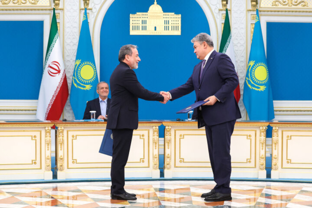 توقيع وتبادل 7 وثائق ومذكرات تفاهم بشأن التعاون الثنائي بين إيران وكازاخستان