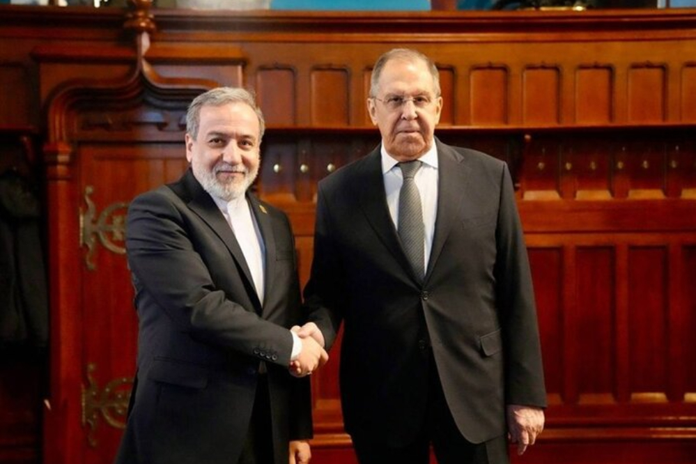 عراقجي: التعاون الدفاعي بين طهران وموسكو مستمر/لافروف: لإيران الحق في تخصيب اليورانيوم