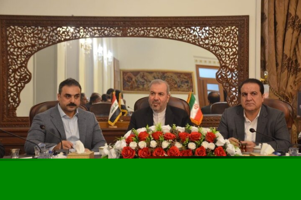 اجتماع مشترك بين سفير إيران لدى العراق ورئيس منظمة المعابر الحدودية العراقية ومحافظ إيلام