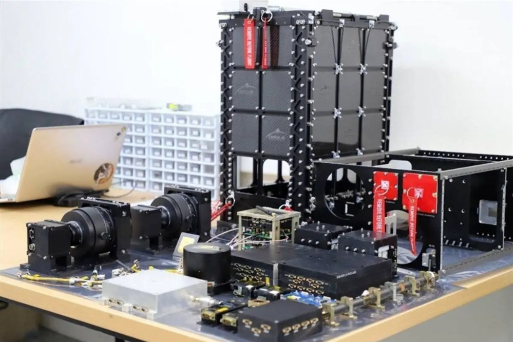 أول قمر صناعي للرصد دخل حيز التصنيع