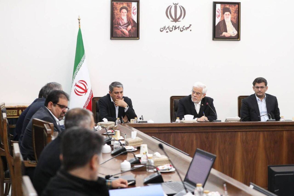 عارف: ايران ستتحول مع توسيع تجارة الطاقة، الى مركز للتبادل الاقليمي للطاقة