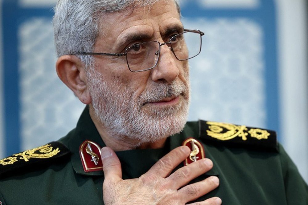 بالتزامن مع ذكرى استشهاد الحاج قاسم سليماني.. الجنرال قاآني يزور روضة شهداء كرمان