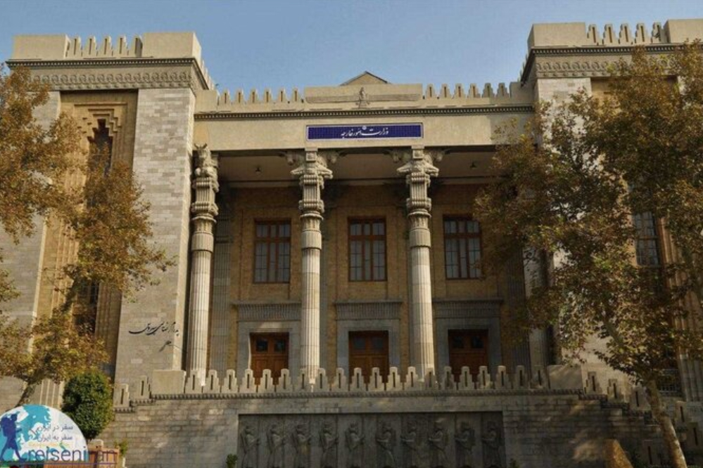 الخارجية الإيرانية تدين افتراءات المسؤولين الأميركيين