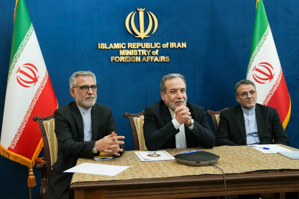 عراقجي يبحث مع سفراء البلاد لدي دول قارة آسيا آخر التطورات