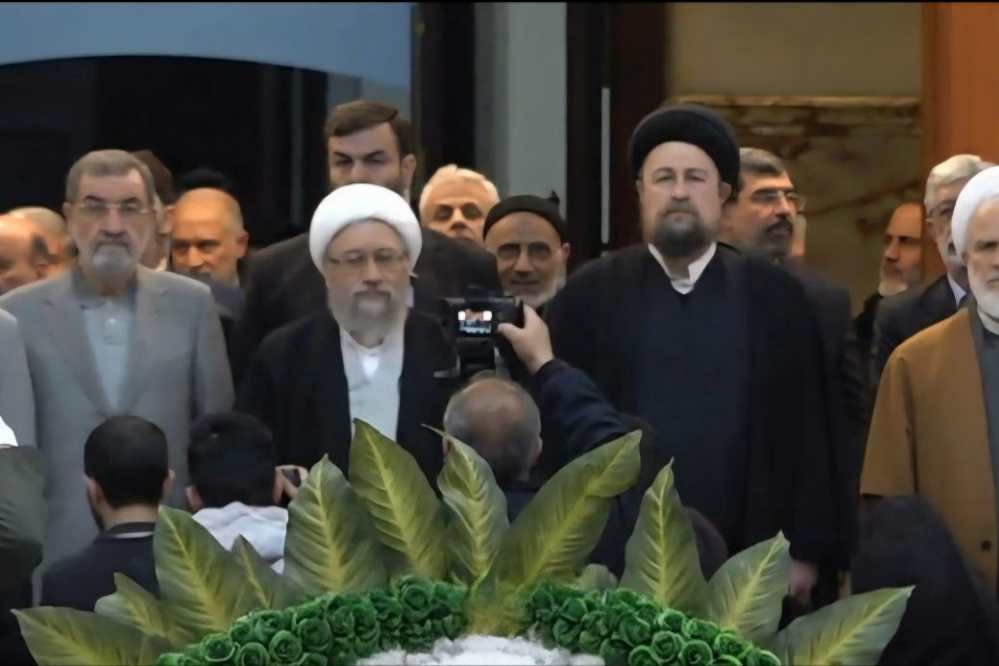 اعضاء مجمع تشخيص المصلحة يجددون العهد مع الامام الخميني (رض)