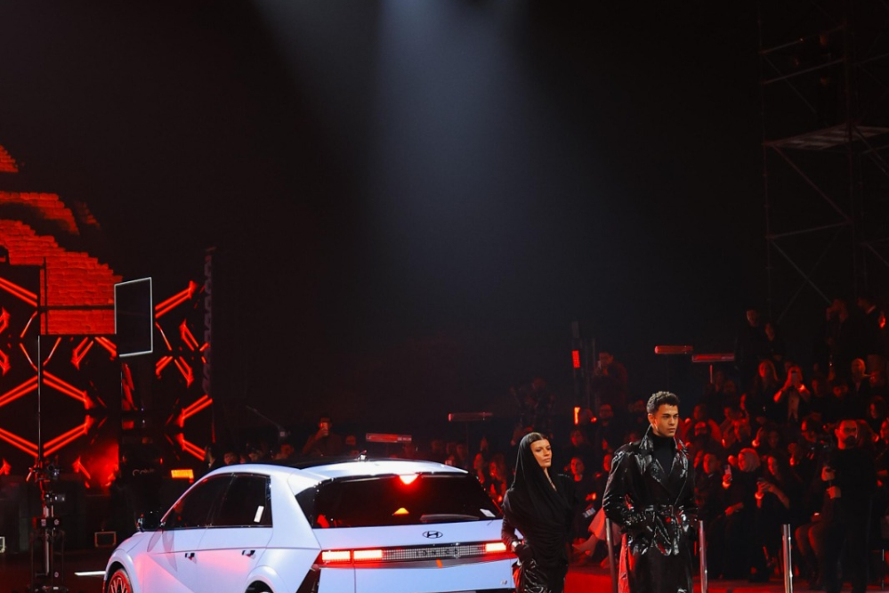 هيونداي تكشف عن IONIQ 9 الجديدة كليًا… وتحول سقارة إلى منصة عالمية لتجربة "The Living Pixels"