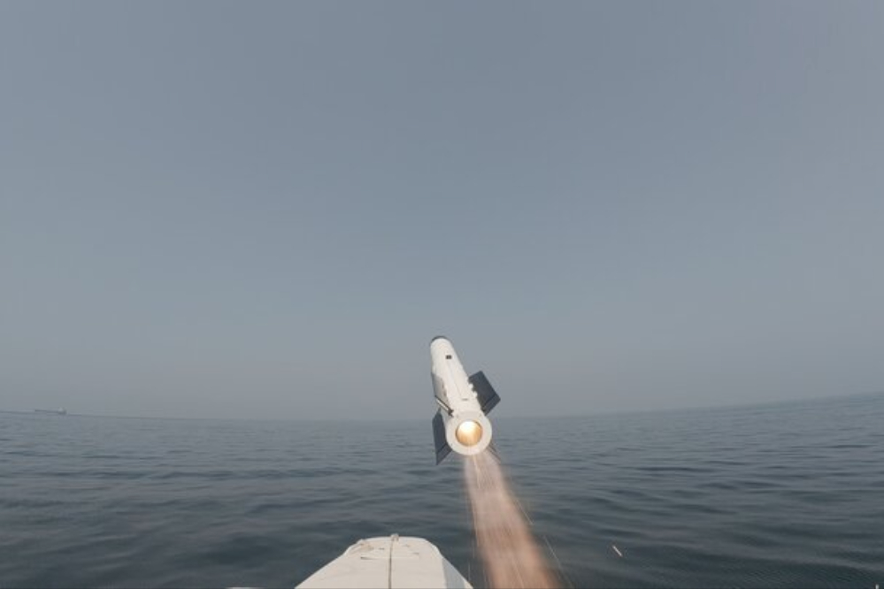 الحرس الثوري يستعرض قوته في أكثر ممرات الطاقة حساسية في العالم