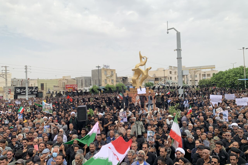 انطلاق مراسم تشييع جثامين 165 شهيدة من مدرسة ميناب للبنات جنوبي البلاد