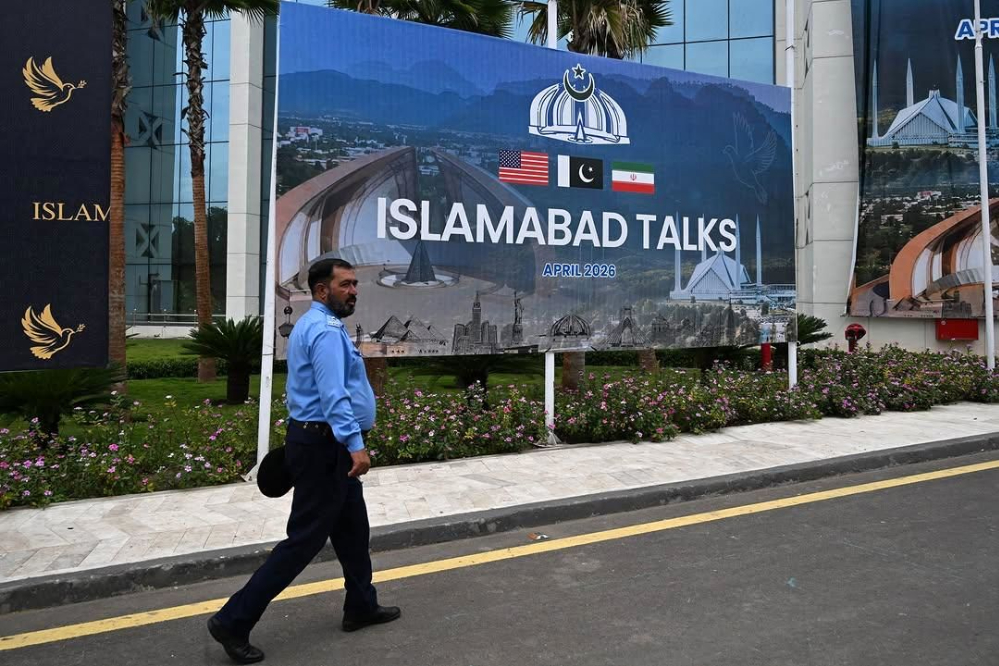 وزير الخارجية الباكستاني: نواصل العمل على تقريب وجهات النظر بين الجانبين الأمريكي والإيراني