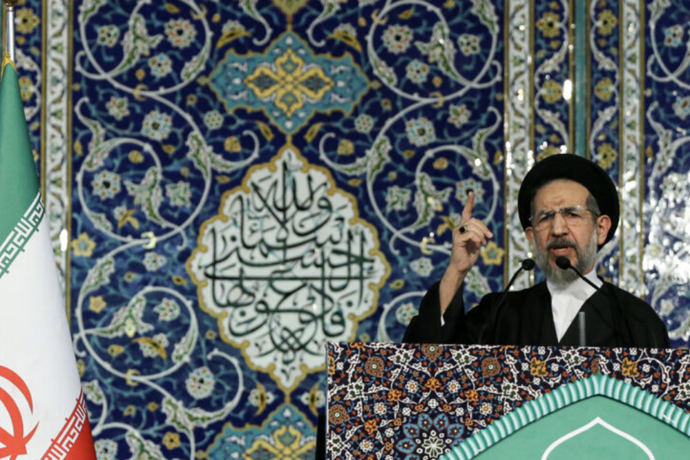 خطيب جمعة طهران: سنجعل المعتدي يندم من خلال وحدة راسخة بين الشعب والحكومة