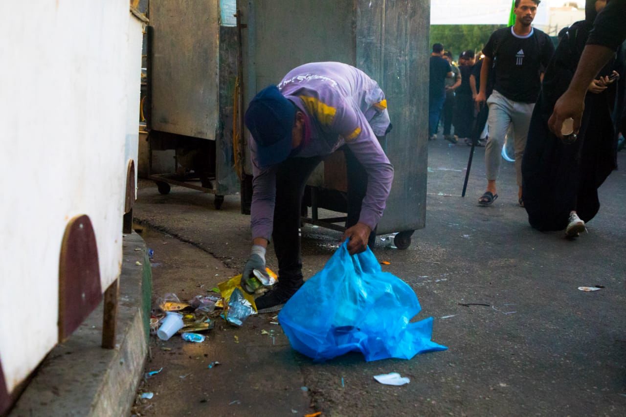 بلدية كربلاء/ تعلن نجاح خطتها الخدمية وترفع ما يقارب ٥٣ ألف طن من النفايات