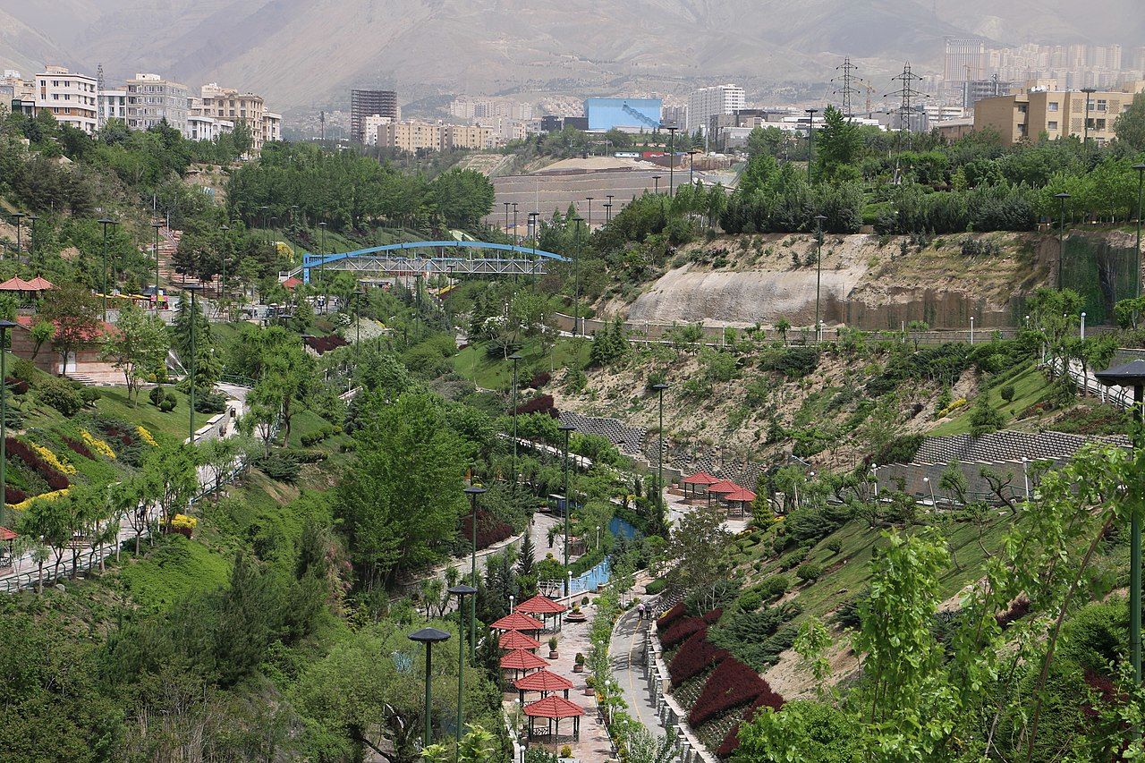 بالفيديو.. جمال حديقة نهج البلاغة في العاصمة طهران