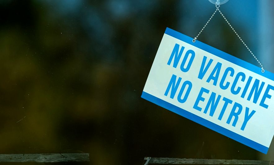 امتناع از زدن واکسن کرونا، نقض حقوق شهروندی