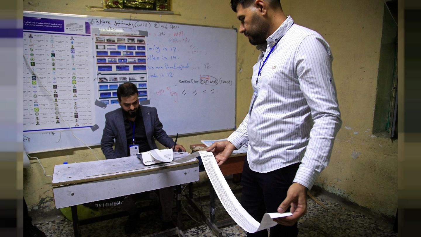 الانتخابات النيابية بالعراق.. فرز الأصوات مستمر وإعلان النتائج خلال 24 ساعة