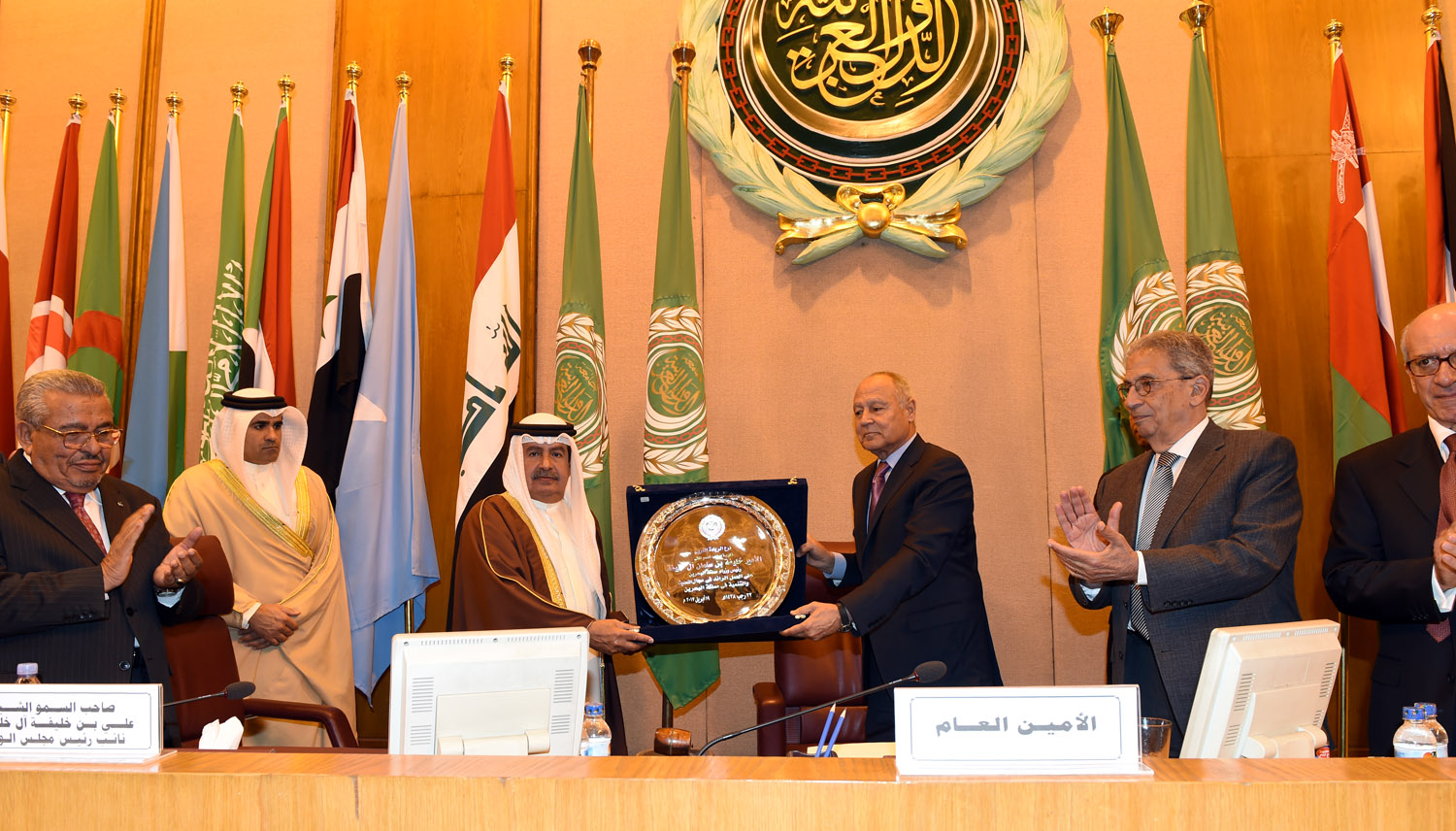 جامعة الدول العربية والبحرين تصفّان الى جانب اسرائيل ضد ردّ المقاومة اللبنانية