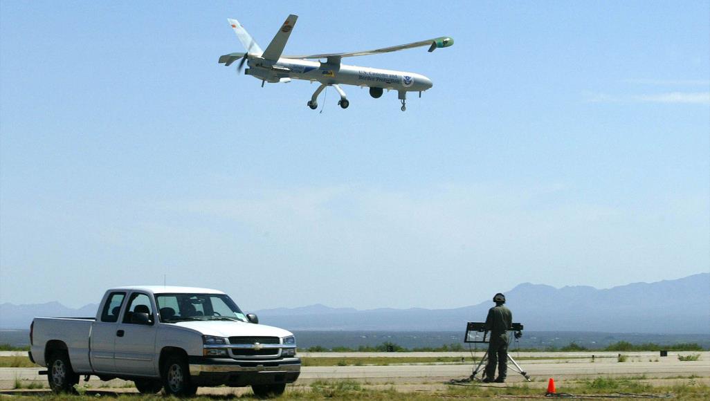 لبناني يُسقط مسيّرة للاحتلال الإسرائيلي ببندقية الصيد