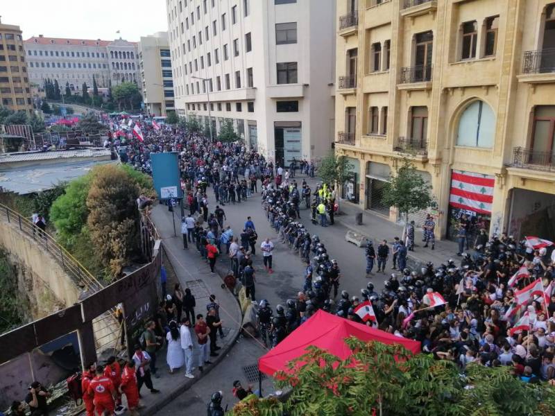 أنباء عن إخلاء الساحات في لبنان تلبية لدعوة السيد نصرالله