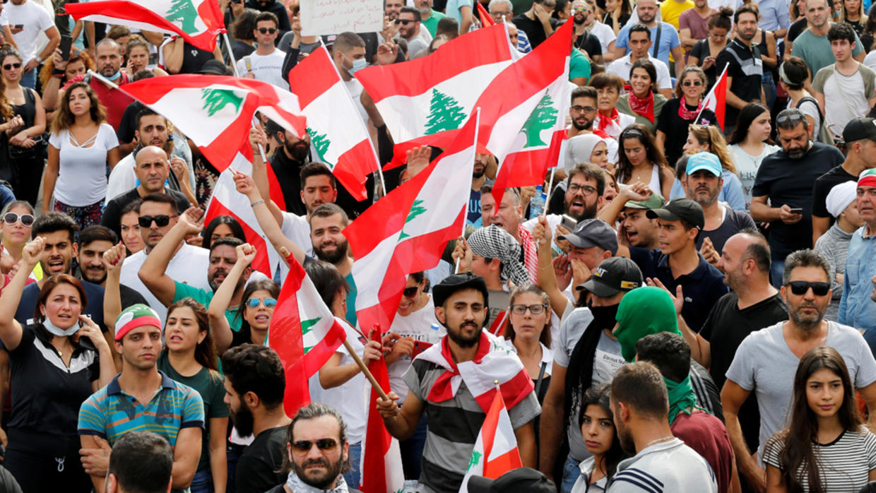 ايران تدعو لحل أزمة لبنان دون تدخل خارجي.. وتلبية مطالب المحتجين