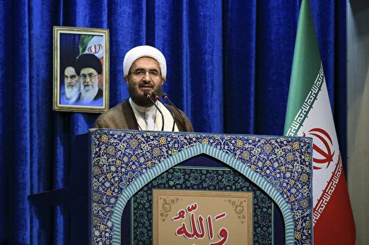 خطيب جمعة طهران: اميركا منهكة كالاسد العجوز الذي يعربد ليرعب الجبناء