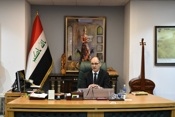 هذا ما قاله وزير الثقافة العراقي بشأن تهديد ترامب بتدمير مواقع تراثية ايرانية