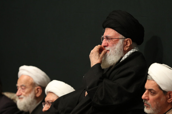 قائد الثورة يحضر مراسم ذكرى استشهاد السيدة فاطمة الزهراء (س)