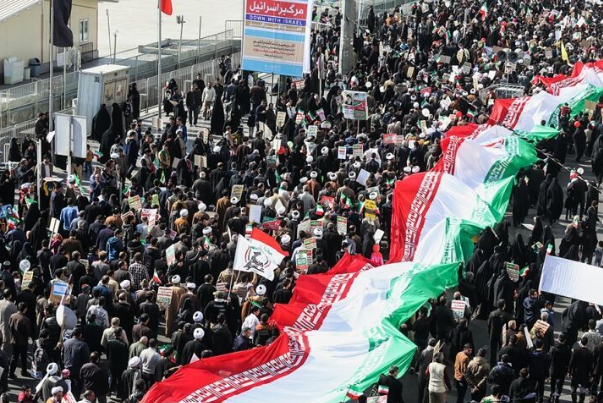 بدء مسيرات الاحتفاء بذكرى انتصار الثورة الاسلامية في ايران