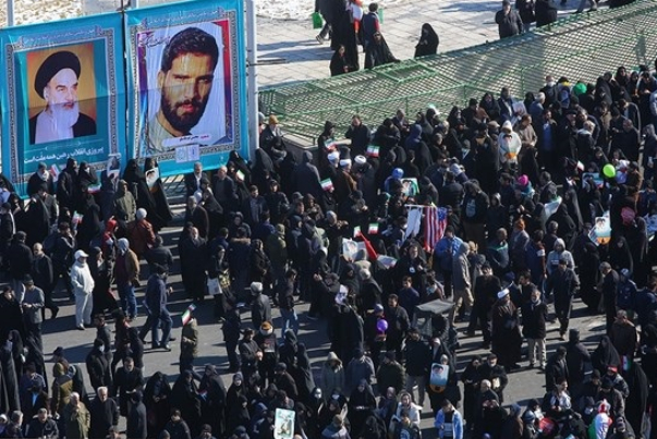 بالصور.. مسيرات ذكرى انتصار الثورة الاسلامية