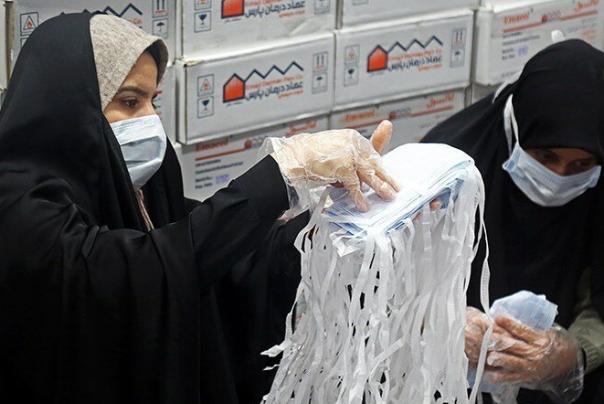 أطباء ايران يتمكنون من علاج 30 مصابا بكورونا في مدينة قم