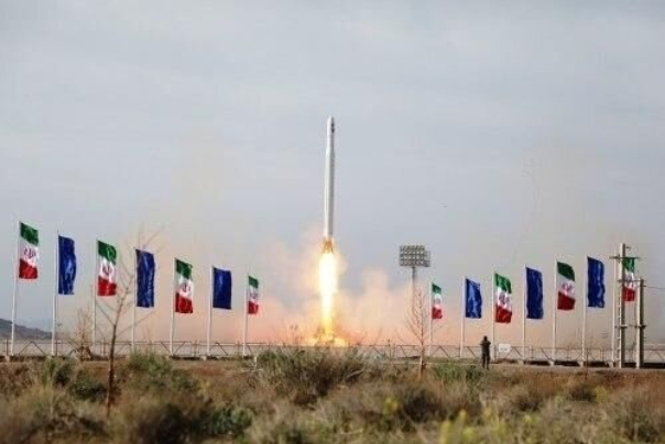 Is Iran's military satellite just a suspended camera ?!