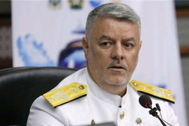 الادميرال خانزادي: نعمل على تجهيز وتحديث مراكز التدريب والأبحاث في البحرية الايرانية