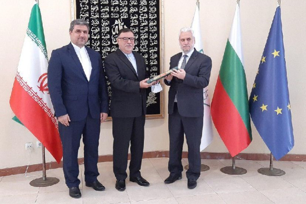 التقى السفير الايراني بمفتي مسلمي بلغاريا