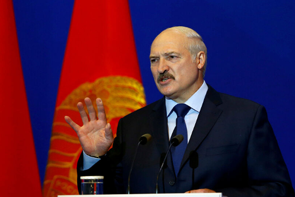 رئيس بيلاروس يعتبر النظام الاجتماعي الحالي ببلاده يتسم بطابع استبدادي