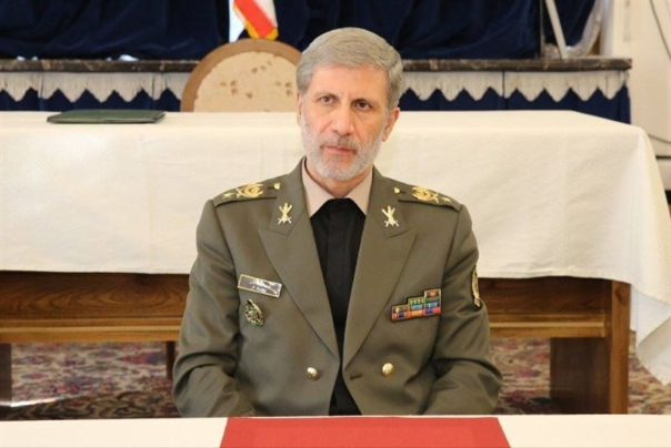 Iran Self-Reliant in Producing over 38,000 Military Gear Parts