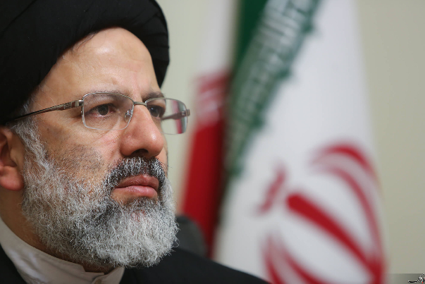 رئيسي: الوجود المقتدر لحرس الحدود لا يسمح للعدو بالتوسع