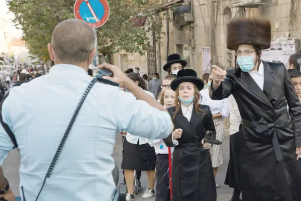 המשטרה עצרה חשוד בתקיפת כתב גל"צ בירושלים