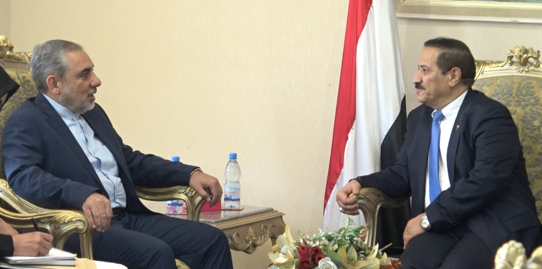 سفير الجمهورية الإسلامية الإيرانية يقدم أوراق اعتماده في صنعاء
