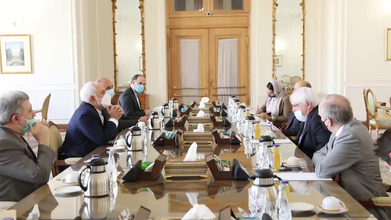 ايران تؤكد لـ "غريفيث" ضرورة إنهاء العدوان على اليمن وبدء الحوار