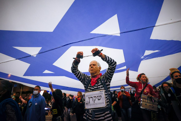 כ-20 אלף הפגינו מול מעונו של נתניהו לפני הבחירות: "נביא את השינוי"