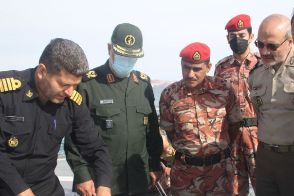 مناورات بحرية مشتركة بين ايران وعمان بمضيق هرمز وبحر عمان