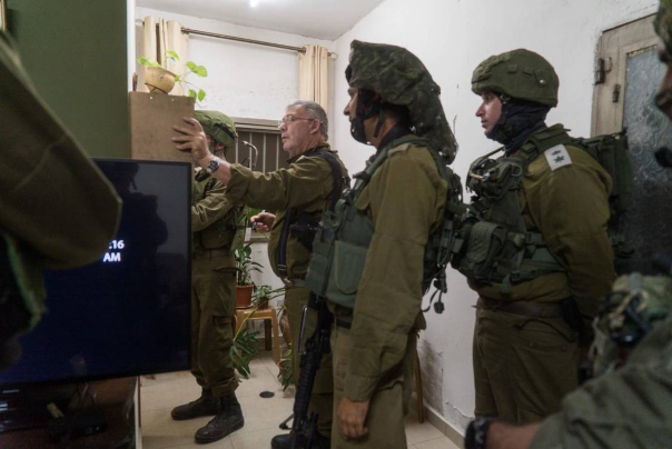 11 עצורים עם שחר היום ומסתערים על בתיהם של שבויי מלחמה ואנשי אקדמיה