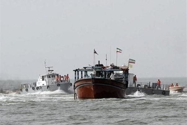 الحرس الثوري يضبط سفينة اجنبية تحمل وقودا مهرباً