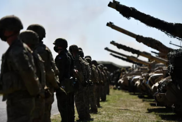 Раскрыт план НАТО по "военному окружению" России и Китая