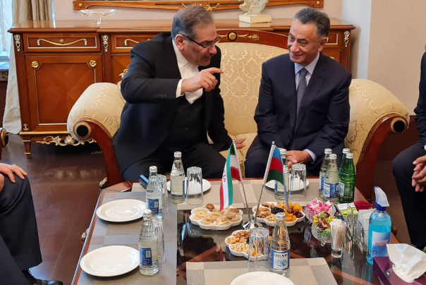 شمخاني يصل باكو لإجراء مباحثات مع كبار المسؤولين الآذربيجانيين