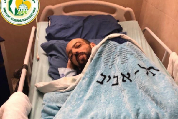بالفيديو.. الأسير خليل عواودة يؤكد استمرار اضرابه عن الطعام