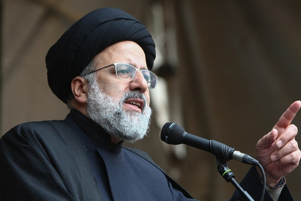 السيد رئيسي يتوعّد الضالعين في هجوم شيراز  الإرهابي
