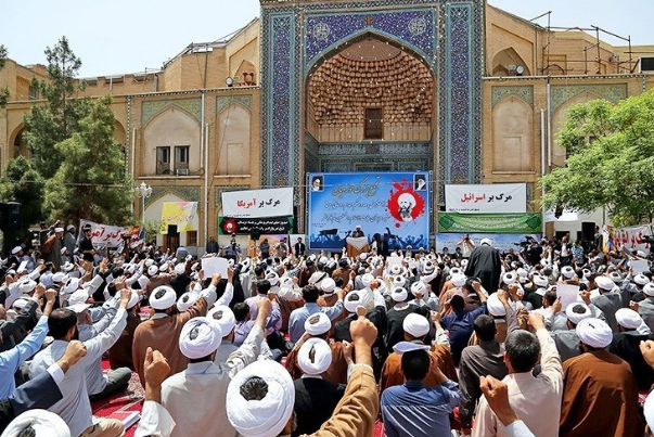 مهمة طلبة العلوم الدينية هي تبيين مؤامرة العدو لتقسيم ايران