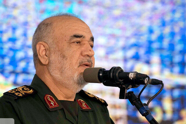 Иран владеет всеми современными военными технологиями, заявил главнокомандующий КСИР