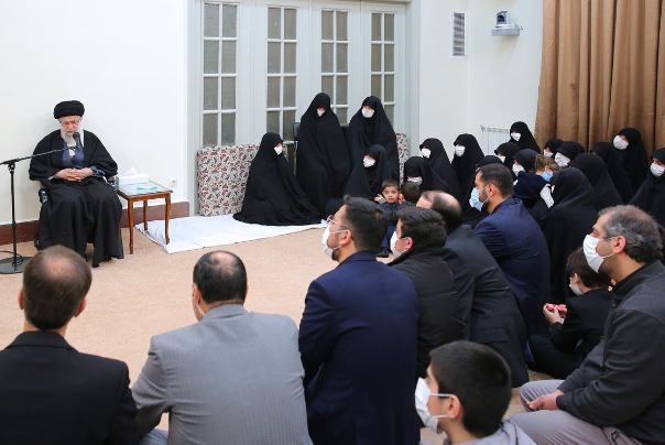 الإمام الخامنئي: إحياء ذكرى آية الله مصباح من واجبات العمل الديني والحوزوي